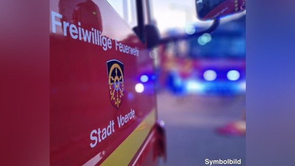Feuerwehr Voerde appelliert: „Einsatzkräfte bitte nicht behindern“