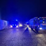 Großeinsatz in Dinslakener Gewerbegebiet: Als die Feuerwehr kam, rauchte es nur noch