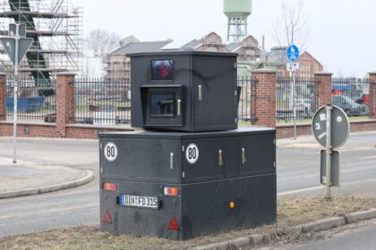 In Dinslaken „geblitzt“: Wo ein Temposünder 84 km/h zu schnell gefahren ist