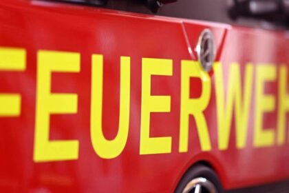 Jahreswende in Voerde: Einsatzkräfte mit Raketen angegriffen – „So etwas habe ich noch nicht erlebt“