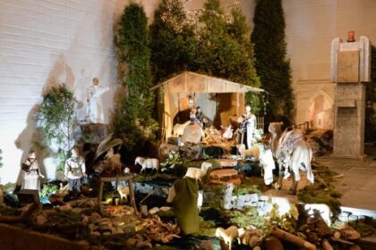 Krippenerfahrung 2026: Hier gibt es sogar eine Krippe mit einem Schäferhund