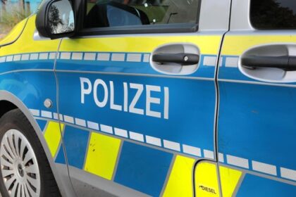 Mehrere Navis aus Autos in Dinslaken gestohlen: Polizei sucht Zeugen