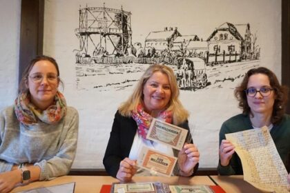 Milliardenfund für Archive: Stadtwerke Dinslaken übergeben besondere Fundstücke