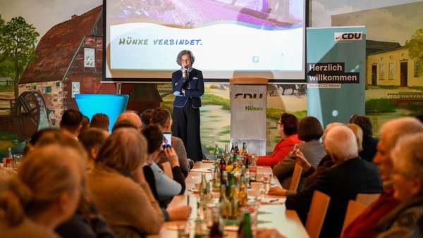 Ministerin Ina Scharrenbach sprach in Hünxe: „Hier wurde viel richtig gemacht“