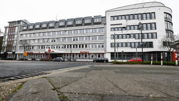Nach spektakulärem Sparkassen-Raub: Sind Kunden in Dinslaken und Wesel besorgt?