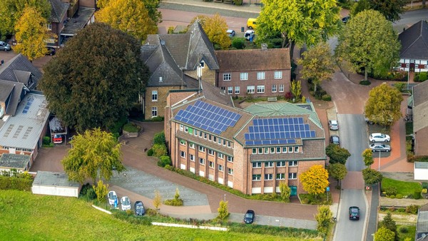 Neue Sporthalle in Hünxe: Verkehrseinschränkungen während Bauzeit angekündigt