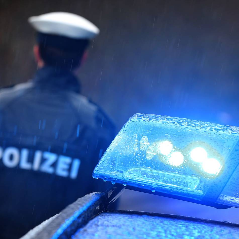 Polizeieinsatz in Dinslaken: Unbekannter überfällt Supermarkt mit Schusswaffe