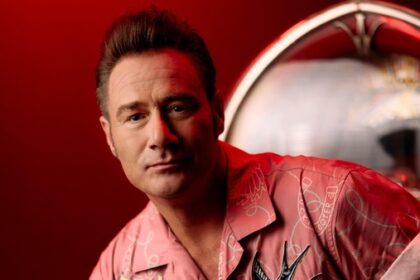 Popsänger Sasha alias Dick Brave: Zusatztermin im Dinslakener Burgtheater