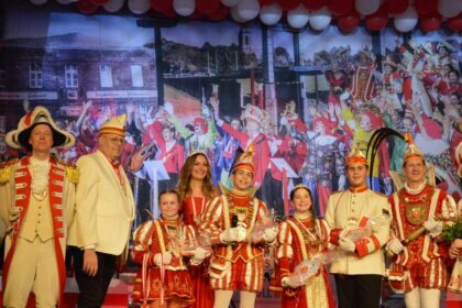 Prunksitzung der KG RW Walsum: Bei der Kindergarde „Die Traumtänzer“ tobt der Saal