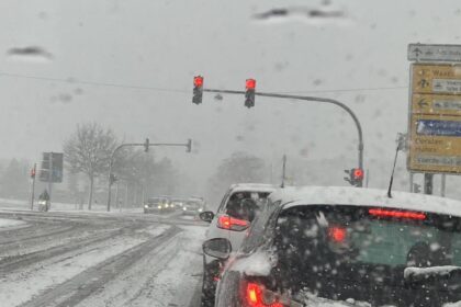 Schnee im Kreis Wesel: Glatte Straßen – 30 Unfälle in nur einer Stunde