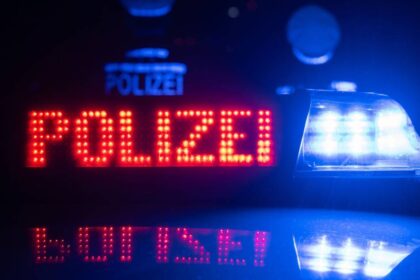 Schnee und Glätte im Kreis Wesel: Zwei junge Männer aus Alpen bei Autounfall in Xanten schwer verletzt