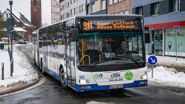 Schnee und Glätte: Verspätungen und Ausfälle beim Busverkehr – das sagt die Niag