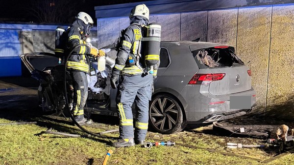 Silvesternacht in Dinslaken und Umgebung: Feuerwehr und Polizei ziehen Bilanz