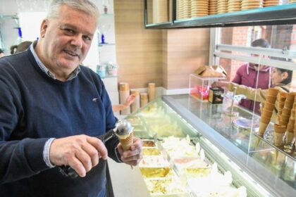 40 Jahre Eiscafé am Dinslakener Altmarkt: „Darauf bin ich richtig stolz“