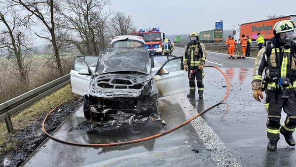 Auto brannte auf der A3: Autobahn wurde bei Hünxe gesperrt