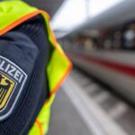 Bahnhöfe in Moers, Duisburg und Voerde: Verbot für Waffen und Co. an Karneval – so teuer sind Verstöße