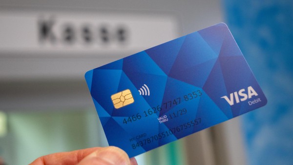 Bezahlkarte in Dinslaken: „Möchte nicht, dass Menschen nicht an ihr Geld kommen“