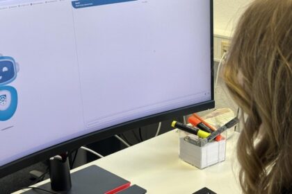 Digitales Angebot für Bürger der Stadt Voerde: So hilft der Chatbot „Voerdi“ weiter