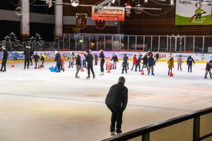Dinslakener Bürger verärgert über mögliches Eishallen-Aus: „Schlag ins Gesicht“