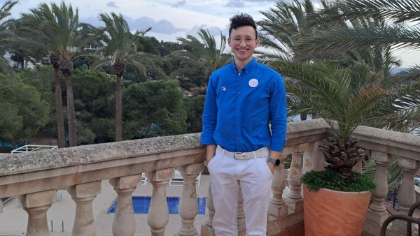 Dinslakener Jonah (23) macht Karriere im Ferien-Club auf Mallorca