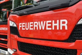 Einsatz für die Feuerwehr Dinslaken: Ladung eines Müllautos stand in Flammen