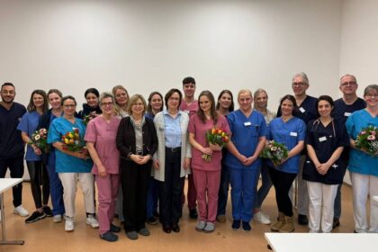 Erfolgreiches Audit: St. Vinzenz Hospital Dinslaken ist jetzt „Babyfreundliche Geburts- und Perinatalklinik“