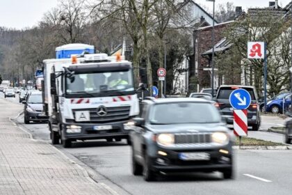Frankfurter Straße in Voerde gesperrt: Umleitung ist „Katastrophe“ für Anwohner