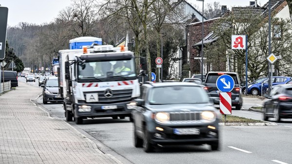 Frankfurter Straße in Voerde gesperrt: Umleitung ist „Katastrophe“ für Anwohner
