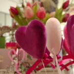 Geschenke wie bei Kylie Jenner? Das denken Dinslakener über Präsente zum Valentinstag