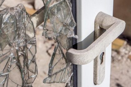 Hünxe: Einbrecher stahlen Schmuck - und einen wertvollen Oldtimer