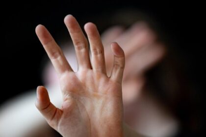 In Dinslakener Wohnung: Mann (29) soll Ehefrau 150 Mal vergewaltigt haben