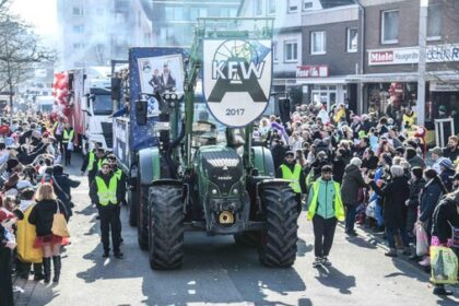Karnevalszug in Voerde: Sperrungen, Glasverbot – was Besucher wissen müssen