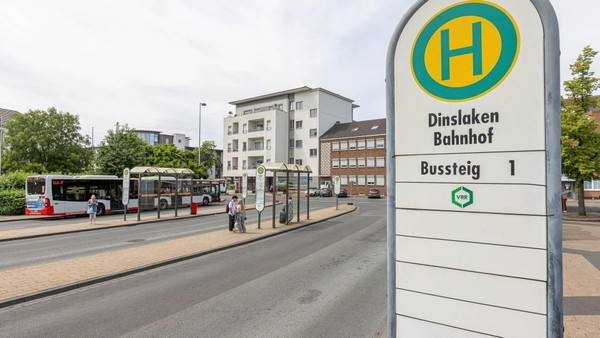 „Katastrophe“, „ein Witz“: Bürger verärgert über Nahverkehr in Dinslaken