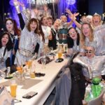 Mit Pillepopp und Nummernboy: 480 Frauen feiern heiße Damensitzung in Dinslaken