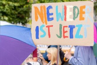 NRW-Appell für AfD-Verbot: Dinslakener Bündnis sammelt Unterschriften