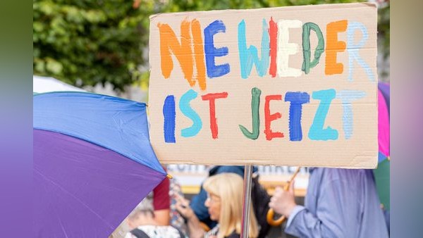 NRW-Appell für AfD-Verbot: Dinslakener Bündnis sammelt Unterschriften