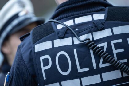 Otto-Hahn-Straße in Hünxe: Einbruch in Waschanlage – Täter durchsucht Kassenraum