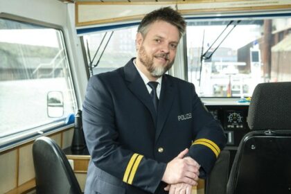 Singender Polizist geht viral: Was David Hasselhoff mit seinem Gesang zu tun hat