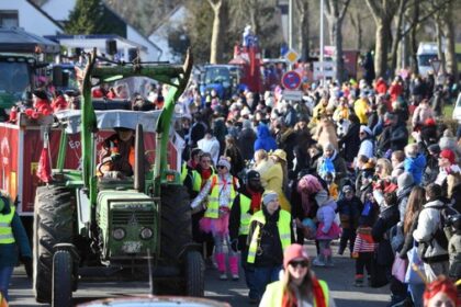 Tulpensonntagszug 2026 in Voerde: 20.000 Jecken feiern am Wegesrand