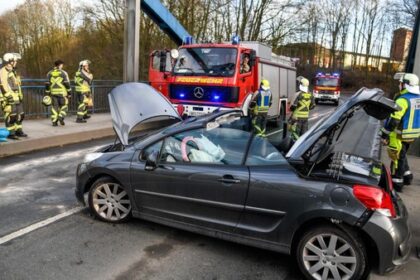 Unfall auf Brücke am Wesel-Datteln-Kanal in Hünxe: Junge Frau (18) verletzt