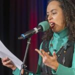 Von Emotionen bis zum Lachen: Dinslakens Poetry Slam rührt und überrascht