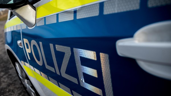 B8 in Dinslaken vor der Bahnbrücke gesperrt: Das war der Grund