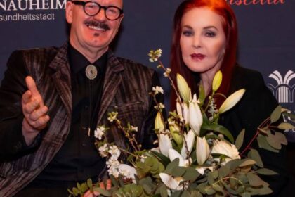 Begegnung mit einer Ikone: Friseur aus Dinslaken trifft Priscilla Presley in Bad Nauheim