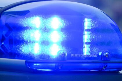 Diebstahl in Dinslaken: Unbekannte stehen Diesel aus Baggern von Baustelle