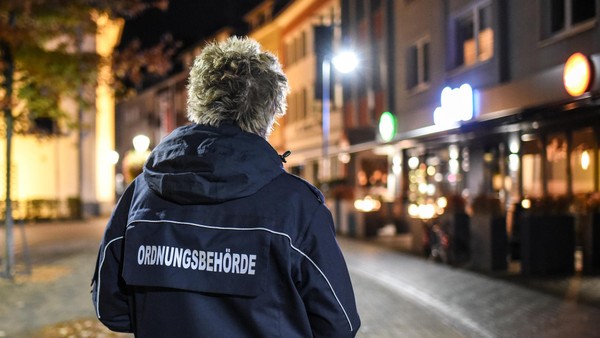 Dinslaken: Was ist wichtiger – Geld sparen oder öffentliche Sicherheit?