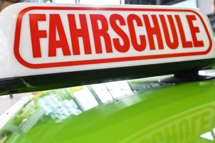 Dinslakener Fahrschulen kritisieren geplante Laienausbildung – was dahintersteckt