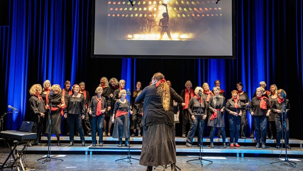 „Ein lustiger Haufen“: Dinslakener Frauenchor feiert 25 Jahre Leidenschaft