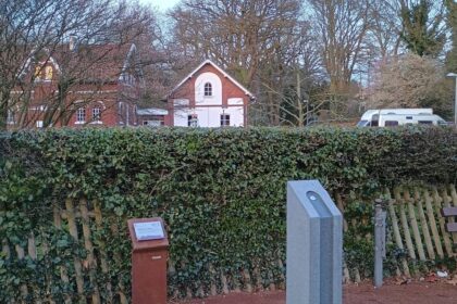 Ersatz nach Vandalismus: Trinkwasserbrunnen in Hiesfeld sprudelt wieder – aber nicht der alte