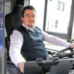 Ferhan (24) ist Busfahrer aus Dinslaken: Was er sich von den Fahrgästen wünscht