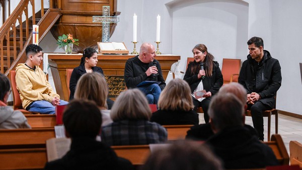 Friedensgebet in Hiesfelder Dorfkirche mit Blick auf den Krieg im Iran